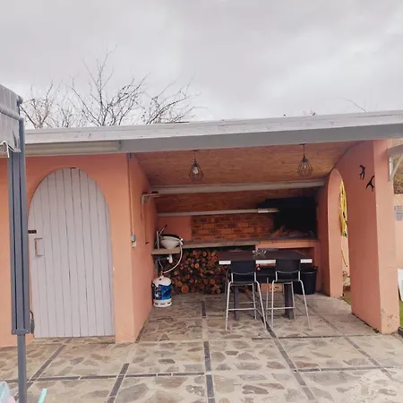 Charmante Equipee, Piscine 别墅 *