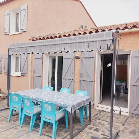 Charmante Equipee, Piscine